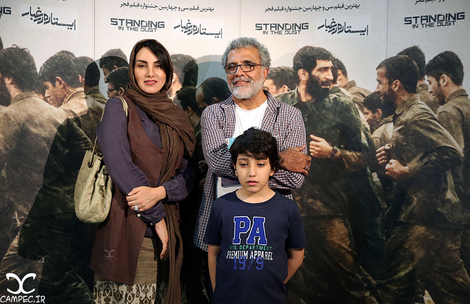 بهروز افخمی و مرجان شیر محمدی در اکران فیلم ایستاده در غبار