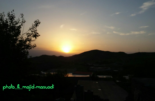<a href='http://aghboorazo.niloblog.com/p/6/'>طلوع</a> زیبای خورشید در روستای آقبراز