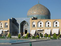 مسجد شیخ لطف الله اصفهان در زمان کدام سلسله بنا شد
