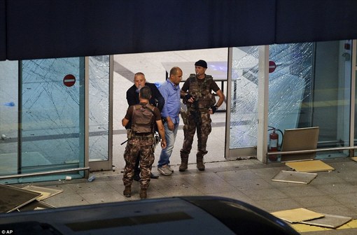 بمب گذاری در فرودگاه ترکیه
