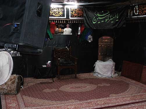 هیئت زوّارالحسین(ع) در محل حسینیه شهید محمّد علی دولت آبادی -اولین شهید پلیس 110 فاتب