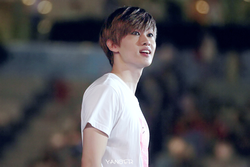 http://s6.picofile.com/file/8259981600/0815smtseoul_hyuk3405.jpg