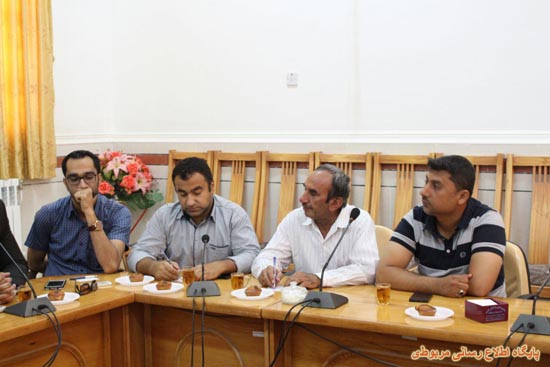 http://s6.picofile.com/file/8266686418/jalsae_hamahangi_sarshomari_95_2_.jpg