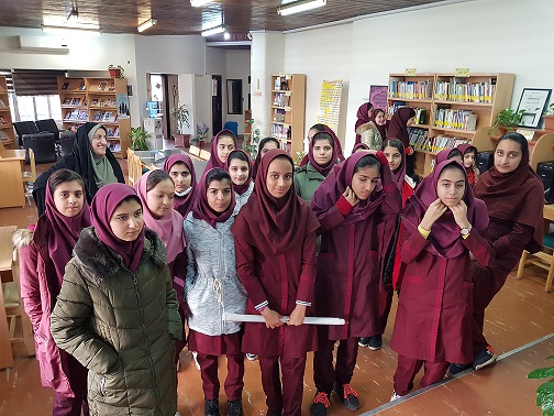 شاهنامه خوانی توسط دانش آموزان مدرسه اخضری بمناسبت شب یلدا