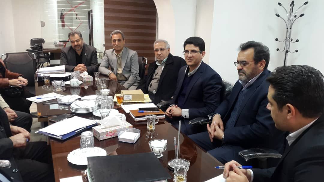 نشست صمیمانه اعضای مجمع خیرین کتابخانه ساز شهرستان فردیس با رییس شورای شهر و شهردار مشکین دشت