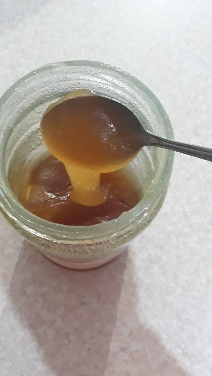 عسل چند گیاه تبسم در حال متبور شدن