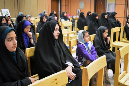 به مناسبت شهادت حضرت فاطمه زهرا(س) نشست فاطمه‌شناسی در کتابخانه مرکزی میبد برگزار شد