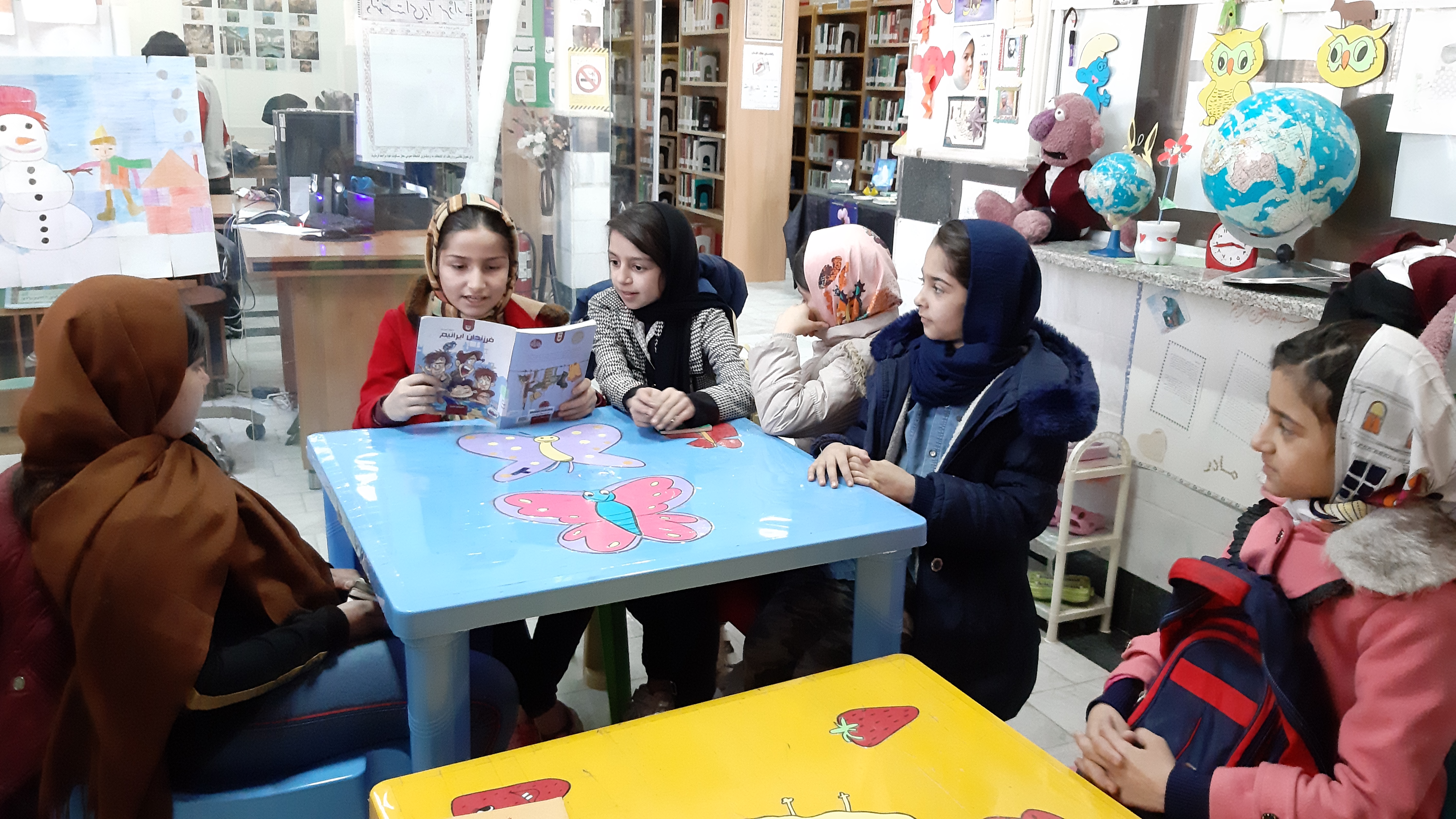 جمع خوانی کتاب(فرزندان ایرانیم) به مناسبت دهه فجر