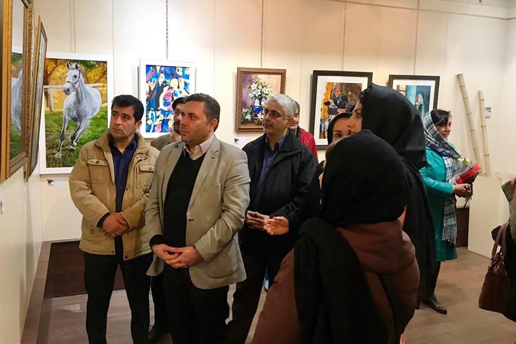 نمایشگاه نقاشی بانوان “رویش” در لاهیجان برپا شد