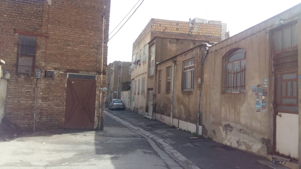 204 متر خانه کلنگی در عباس اباد شهریار کد 64