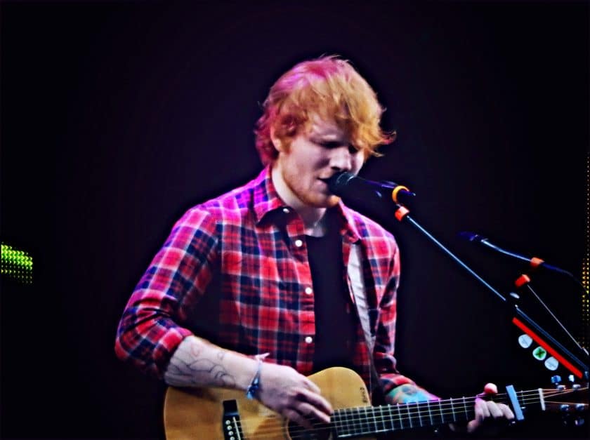 Ed-Sheeran از چه پدال هایی استفاده می کند