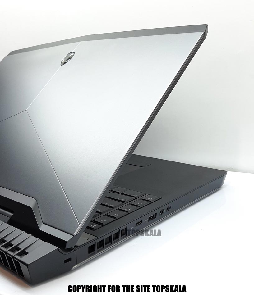 لپ تاپ استوک دل مدل Dell ALIENWARE 17 R4 با مشخصات i7-8gen-32GB-256GB-SSD-1TB-HDD-8GB-nvidia-GTX-1080laptop-stock-dell-model-ALIENWARE-17-R4