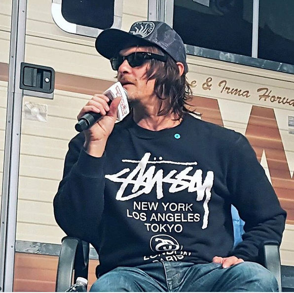 http://s6.picofile.com/file/8221008992/2015_11_04_23_50_10_Jessica_Brianna_on_Instagram_%E2%80%9CMissing_my_favorite_guy_bigbaldhead.png