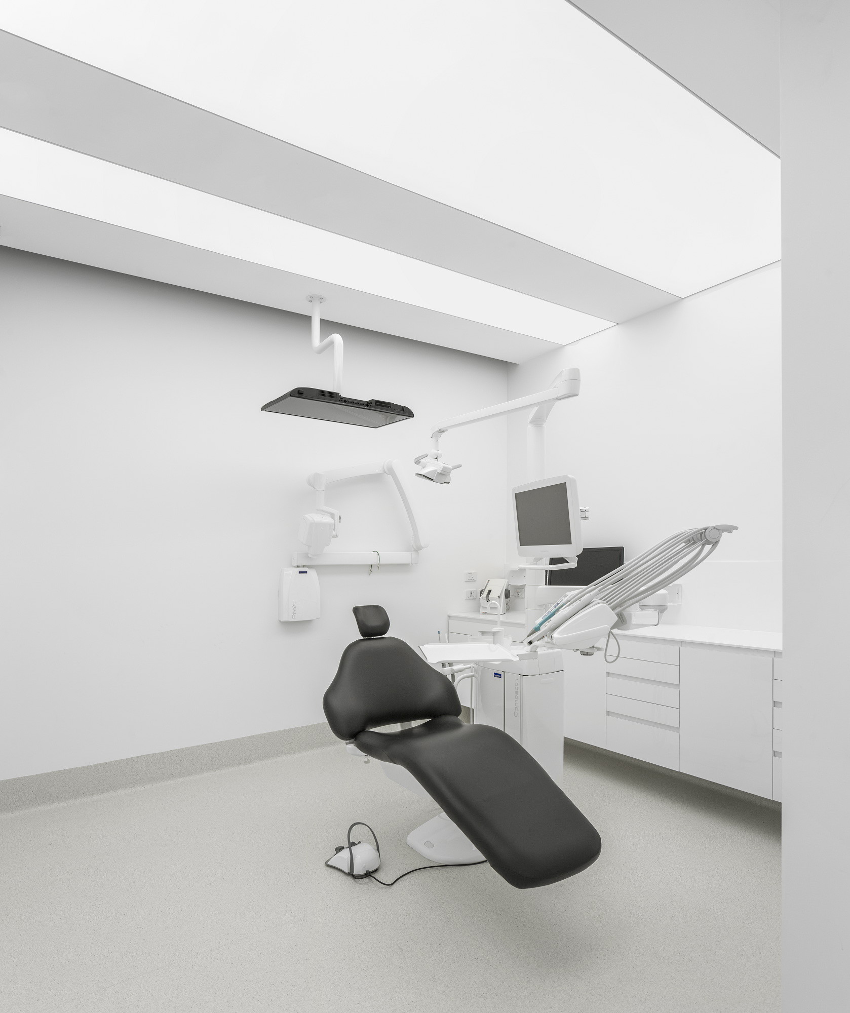 طراحی و دکوراسیون داخلی کلینیک دندانپزشکی