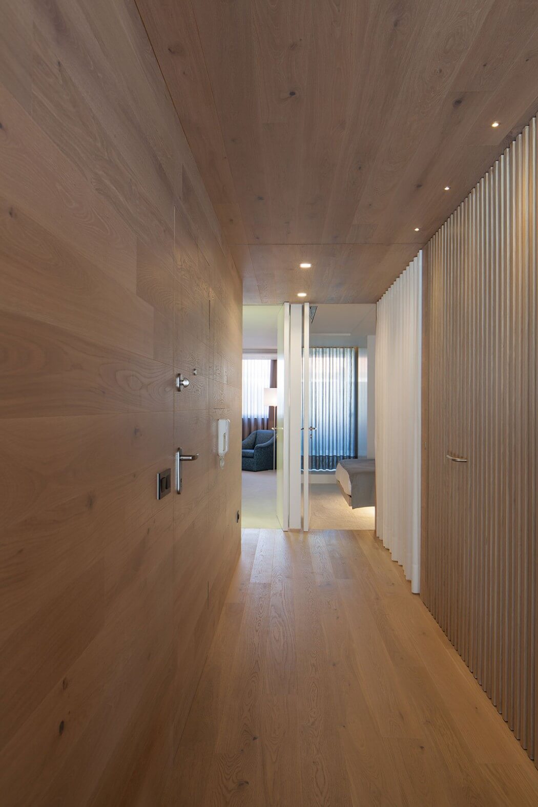 طراحی دکوراسیون آپارتمان چوبی